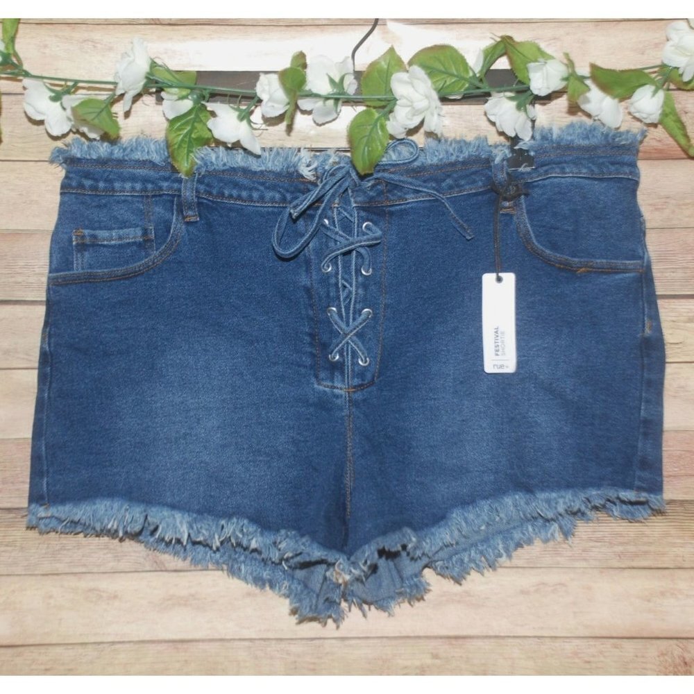 NWT Rue + High Rise Festival Shortie Jean Shorts Size 20 Lace Front Raw Edge Hem